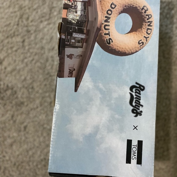 Tom’s Randy’s doughnuts 🍩 shoes - Picture 3 of 5
